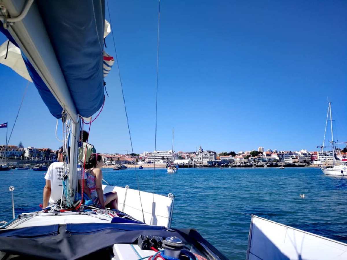 People during a sailing day in Lisbon